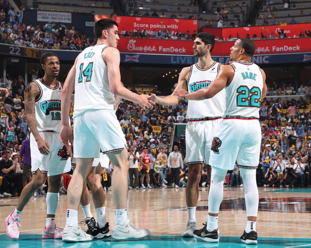 用坚定的步 用坚定的步